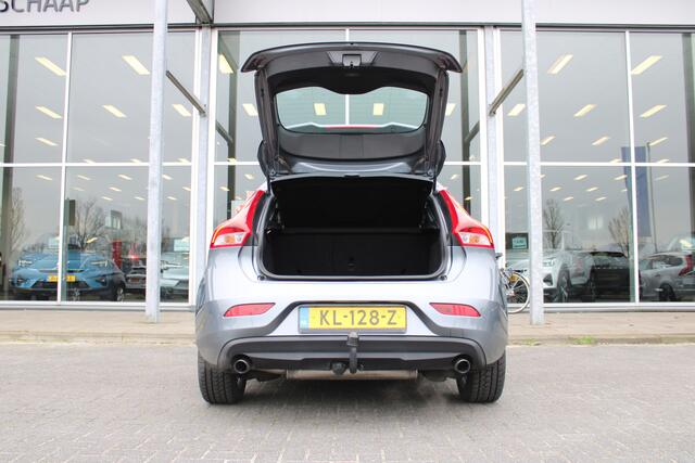 Volvo V40 1.5 T3 Momentum | Standkachel | Trekhaak | Parkeersensoren achter | Verw. Voorstoelen