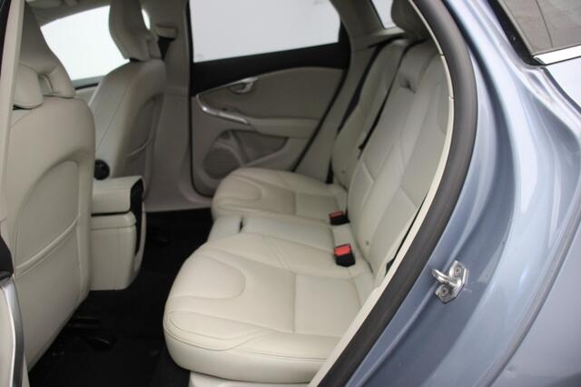 Volvo V40 2.0 D2 Nordic+ - Led, Leer, Stoelverw, Navi, Clima