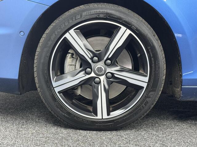 Volvo V40 1.5 T3 Polar+ Sport AUTOMAAT | AFNEEMBARE TREKHAAK | PANORAMADAK | ACHTERUITRIJCAMERA | PARKEERSENSOREN VOOR-EN ACHTER