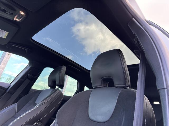 Volvo V40 1.5 T3 Polar+ Sport Automaat, R-design, Panoramadak, Trekhaak, Extra getinte ramen vanaf B-stijl, Harman Kardon audio. Stoelverwarming, Park assist
