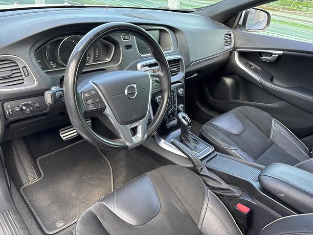 Volvo V40 1.5 T3 Polar+ Sport Automaat, R-design, Panoramadak, Trekhaak, Extra getinte ramen vanaf B-stijl, Harman Kardon audio. Stoelverwarming, Park assist
