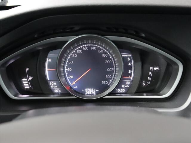 Volvo V40 T2 Automaat Nordic+ / Standkachel / Unieke km stand!