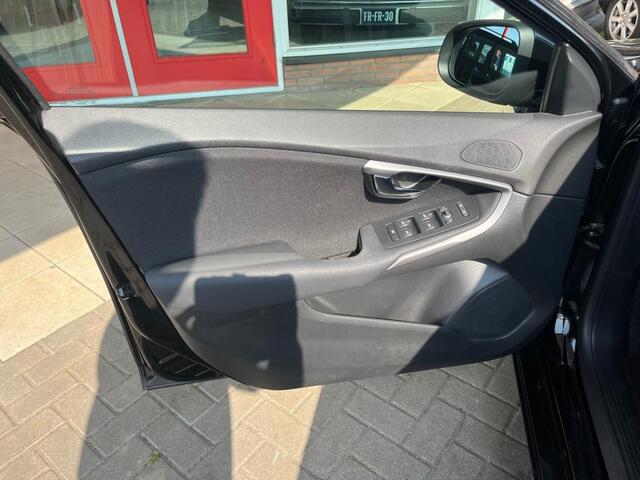 Volvo V40 2.0 T2 122PK LED/NAVI/Stoelverwarming Onderhoudshistorie
