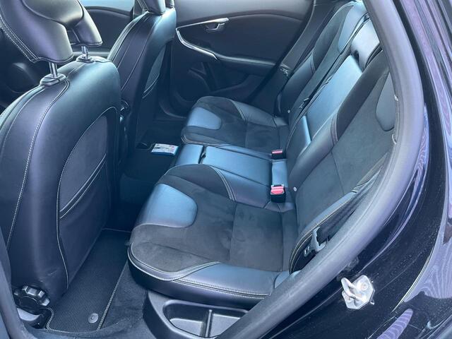 Volvo V40 T4 190pk R-Design | Navi | Stoelverwarming | Park Assist | High Performance Audio | Cruise Control | Bluetooth | 17" LM | Dealer Onderhouden