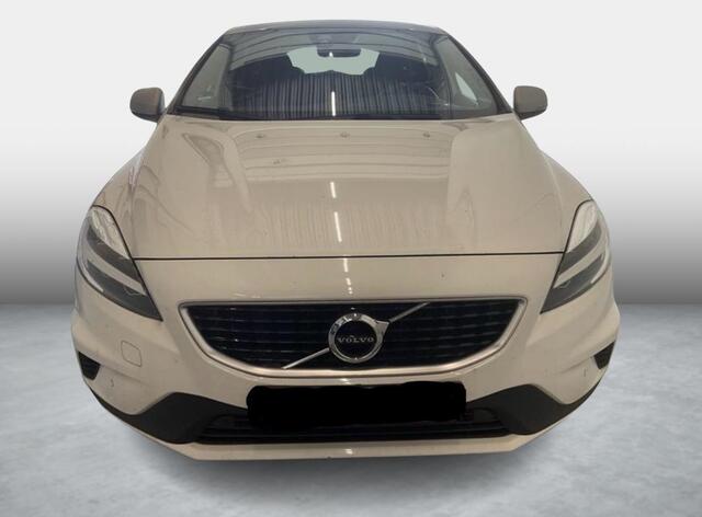 Volvo V40 2.0 T4 Business Sport | Standkachel | Panoramadak | Stoelverwarming | DAB | Lederen bekleding | Getint glas | Parkeercamera | Parkeersensoren V+A |