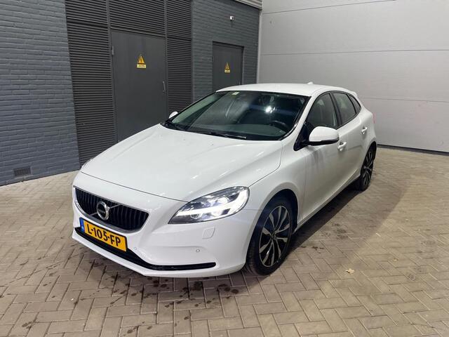 Volvo V40 2.0 T3 | Camera | Stoelverwarming | Trekhaak | 17 Inch | Cruise Control