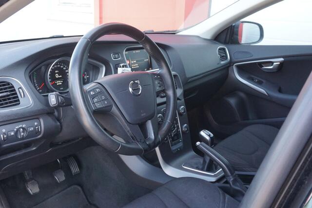 Volvo V40 2.0 D2 Momentum | Cruise Control | Navigatie | LM |