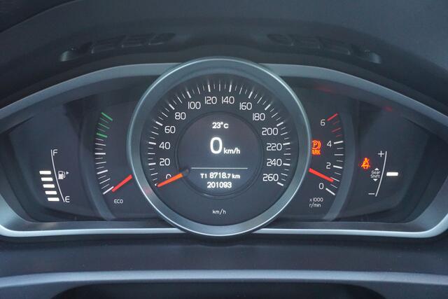 Volvo V40 2.0 D2 Momentum | Cruise Control | Navigatie | LM |
