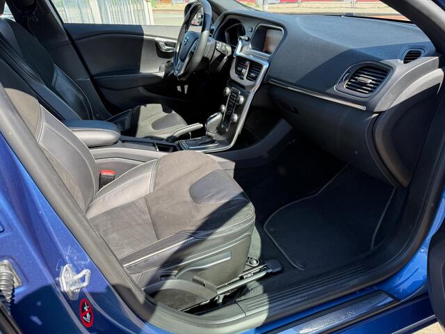 Volvo V40 2.0 D3 150 pk Geartronic R-Design