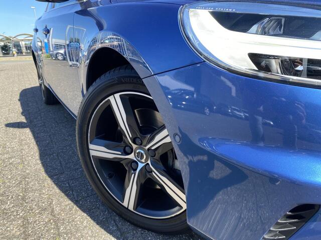Volvo V40 1.5 T3 Polar+ Sport / Automaat / NL-Auto / Dealer-Onderhouden / 152 PK / Cruise-Control / Climate-Control / Standkachel / Panodak / Keyless / R-Design / Half-Leder & Half-Alcantara / Stoelverwarming / DAB Radio-Bluetooth / Harman-Kardon Audio / LED / PDC 