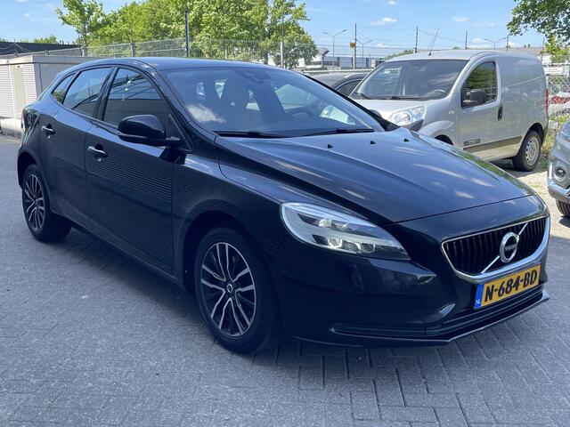 Volvo V40 2.0 T2 Momentum | Airco | Cruise control | info : Jeroen van Erp 0492-588980