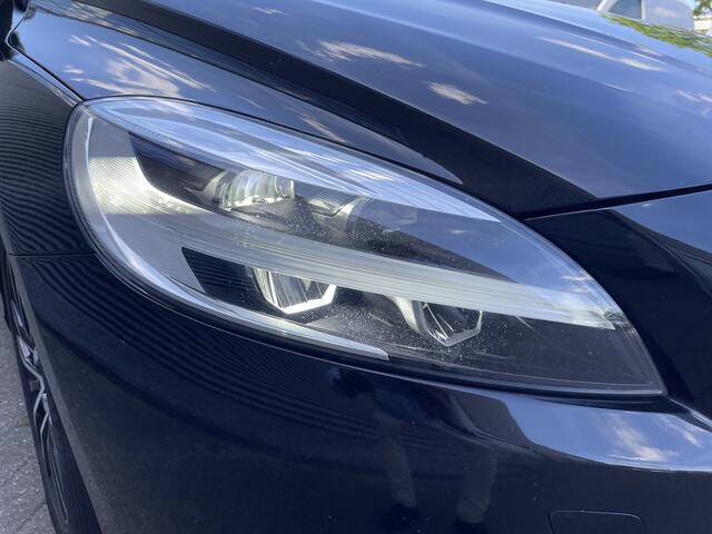Volvo V40 2.0 T2 Momentum | Airco | Cruise control | info : Jeroen van Erp 0492-588980