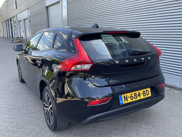 Volvo V40 2.0 T2 Momentum | Airco | Cruise control | info : Jeroen van Erp 0492-588980