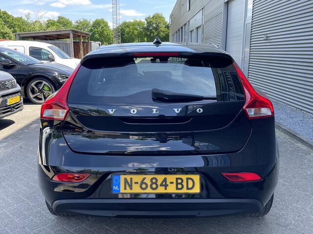Volvo V40 2.0 T2 Momentum | Airco | Cruise control | info : Jeroen van Erp 0492-588980