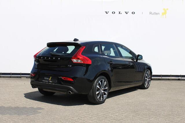 Volvo V40 T3 152PK Automaat Dynamic Edition Dealer onderhouden / Zwarte hemel / Standkachel / Navigatie / 17" lichtmetalen velgen / Cruise Control /