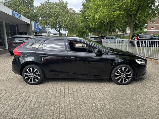 Volvo V40 2.0 T3 Dynamic Edition Pano Standkachel Keyless