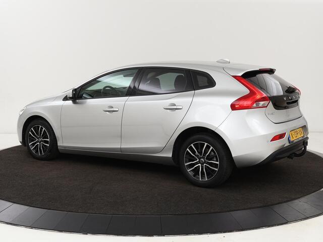 Volvo V40 2.0 D2 Momentum | Automaat | Full LED | Harman/Kardon | Trekhaak | Navigatie | Climate control | Cruise control | Parkeerhulp