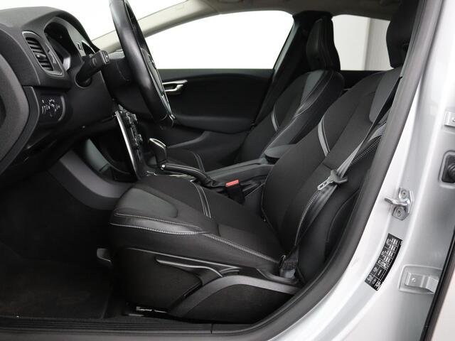 Volvo V40 2.0 D2 Momentum | Automaat | Full LED | Harman/Kardon | Trekhaak | Navigatie | Climate control | Cruise control | Parkeerhulp