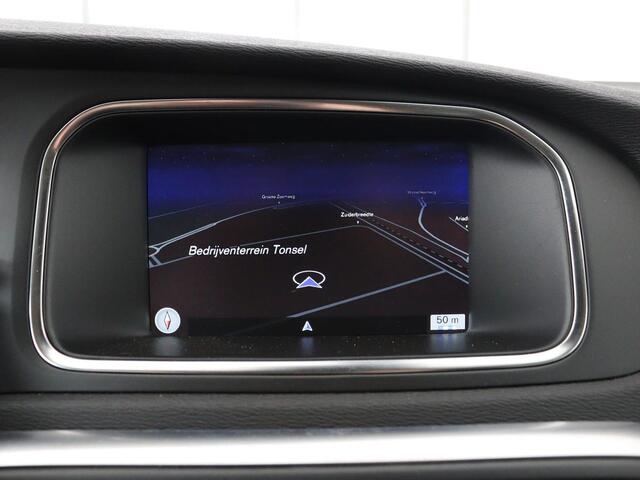 Volvo V40 2.0 D2 Momentum | Automaat | Full LED | Harman/Kardon | Trekhaak | Navigatie | Climate control | Cruise control | Parkeerhulp