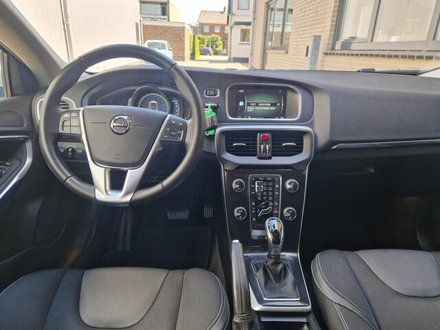 Volvo V40 1.5 T2 Edition+ Automaat | Stoel verwarming | Cruise control