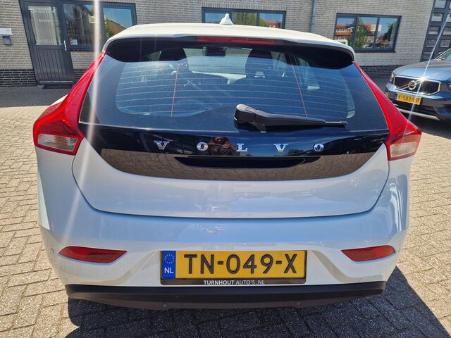Volvo V40 1.5 T2 Edition+ Automaat | Stoel verwarming | Cruise control