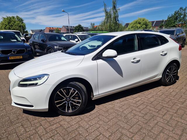 Volvo V40 1.5 T2 Edition+ Automaat | Stoel verwarming | Cruise control