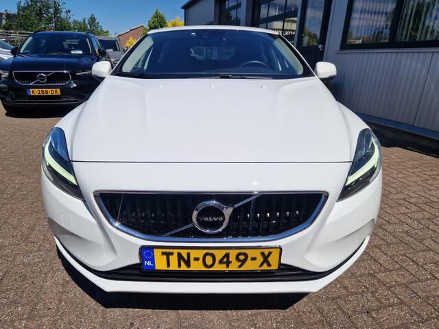Volvo V40 1.5 T2 Edition+ Automaat | Stoel verwarming | Cruise control