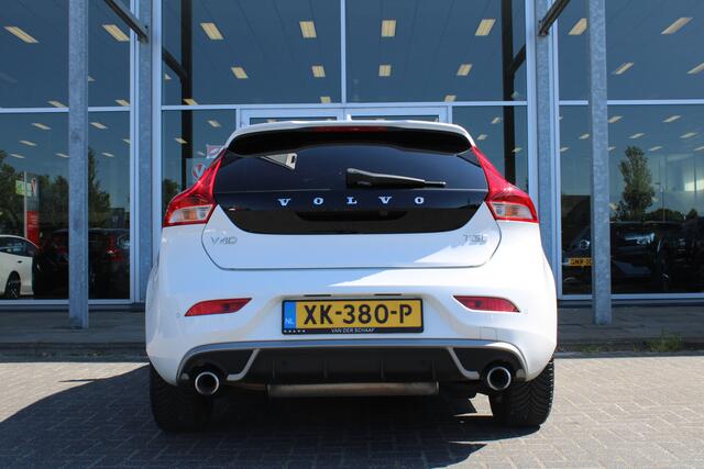 Volvo V40 T3 Automaat Polar+ Sport | Verw. Voorstoelen | Panoramadak | Keyless | DAB