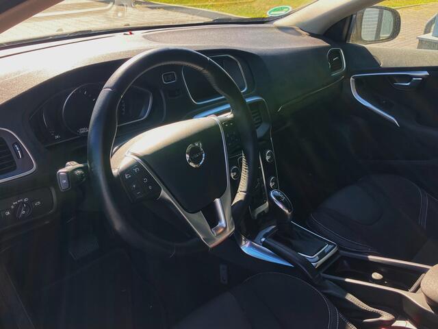 Volvo V40 1.5 T2 Polar+ AUTOMAAT LED DAB STOELVERWARMING