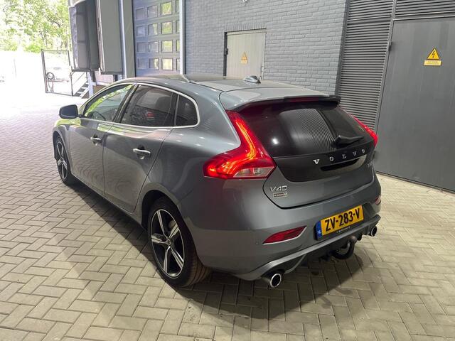 Volvo V40 1.5 T3 Polar+ Sport | Automaat | Panoramadak | harman/kardon | Trekhaak | Vol-Leder | Camera