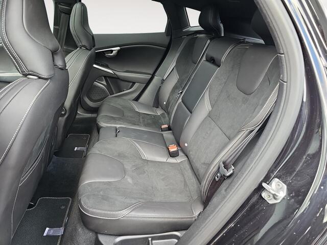 Volvo V40 1.5 T3 Polar+ Sport | Trekhaak | Harman/Kardon Audio | Achteruitrijcamera | Panoramadak |
