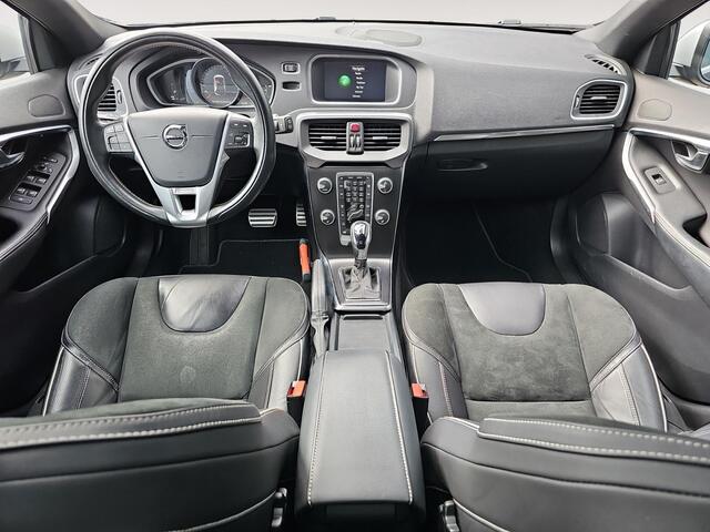 Volvo V40 1.5 T3 Polar+ Sport | Trekhaak | Harman/Kardon Audio | Achteruitrijcamera | Panoramadak |