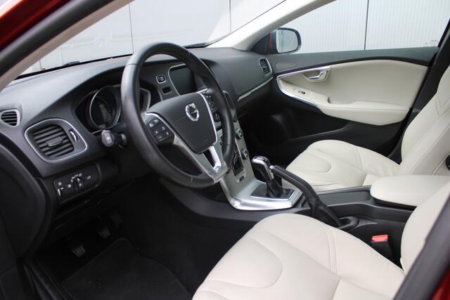 Volvo V40 T2 122PK Nordic+ | Leder | Standkachel | Stoelverwarming