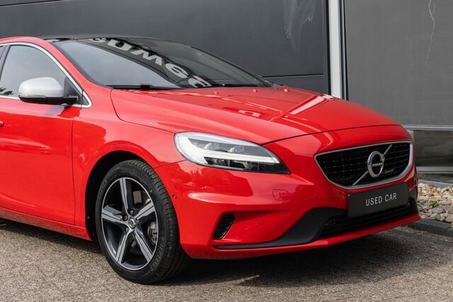 Volvo V40 T3 Automaat Polar+ Sport |Panoramadak|Premium Audio| DAB| Alarmklasse 3| Key less Entry| Park Assist voor en Achter| Parkeer Camera| Trekhaak| Verwarmbare Voorstoelen| Verwarmbare Voorruit.
