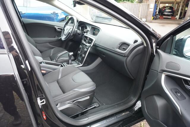 Volvo V40 2.0 T3 Momentum STOELVERWARMING NAVI CLIMA