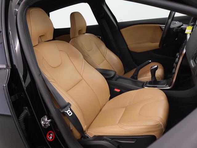Volvo V40 2.0 T2 Inscription | Lederen Bekleding | Navigatie | Stoelverwarming | Parkeercamera |