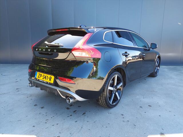 Volvo V40 1.5 T3 AUTOMAAT Polar+ Sport R DESIGN PANO DAK NAVI CRUISE ECC A TREKHAAK