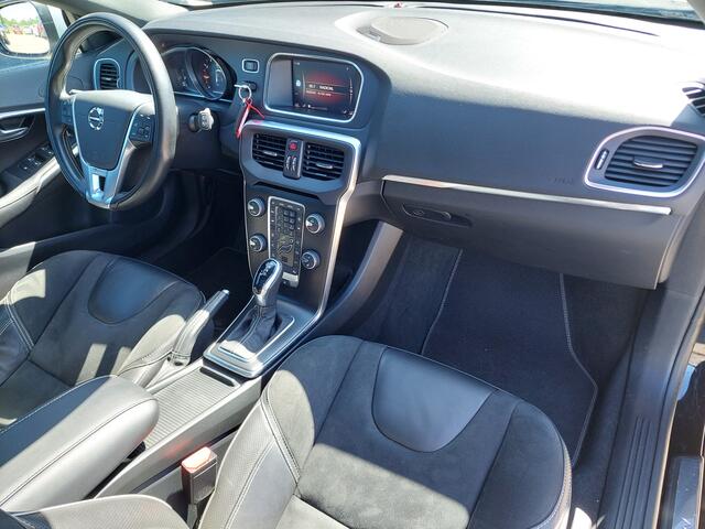 Volvo V40 1.5 T3 AUTOMAAT Polar+ Sport R DESIGN PANO DAK NAVI CRUISE ECC A TREKHAAK