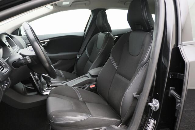 Volvo V40 1.5 T2 Momentum Automaat LED, Navigatie, Stoelverwarming, Cruise, Climate, PDC