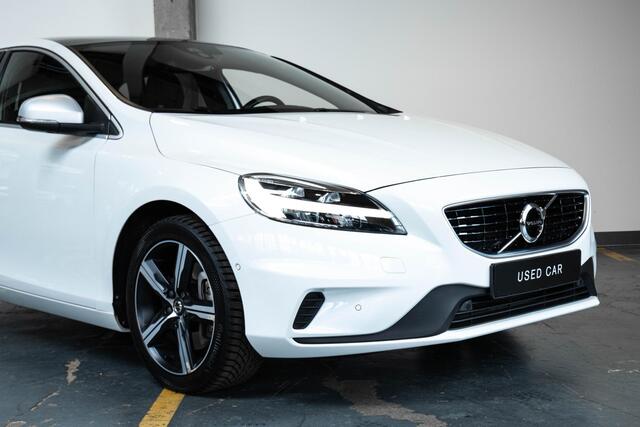 Volvo V40 T3 automaat Polar+ Sport | Panoramadak | Premium Audio | DAB | Parkeer Camera | Park Assist voor en achter | Alarmklasse 3 | Keyless entry
