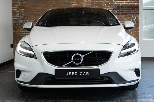 Volvo V40 T3 automaat Polar+ Sport | Panoramadak | Premium Audio | DAB | Parkeer Camera | Park Assist voor en achter | Alarmklasse 3 | Keyless entry