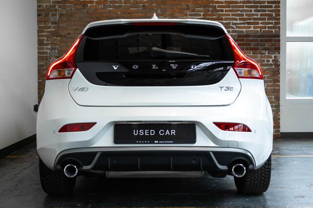 Volvo V40 T3 automaat Polar+ Sport | Panoramadak | Premium Audio | DAB | Parkeer Camera | Park Assist voor en achter | Alarmklasse 3 | Keyless entry