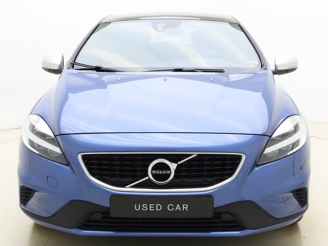 Volvo V40 T4 190pk Automaat Business Sport / Lederen bekleding / Trekhaak / Stoelverwarming / Panorama dak / 17'' Velgen / Navigatie / Bluetooth /
