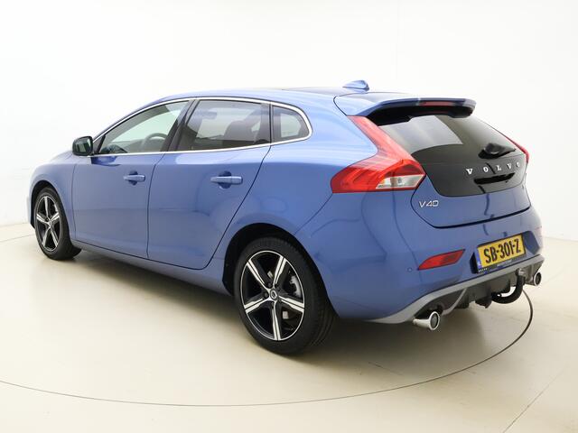 Volvo V40 T4 190pk Automaat Business Sport / Lederen bekleding / Trekhaak / Stoelverwarming / Panorama dak / 17'' Velgen / Navigatie / Bluetooth /
