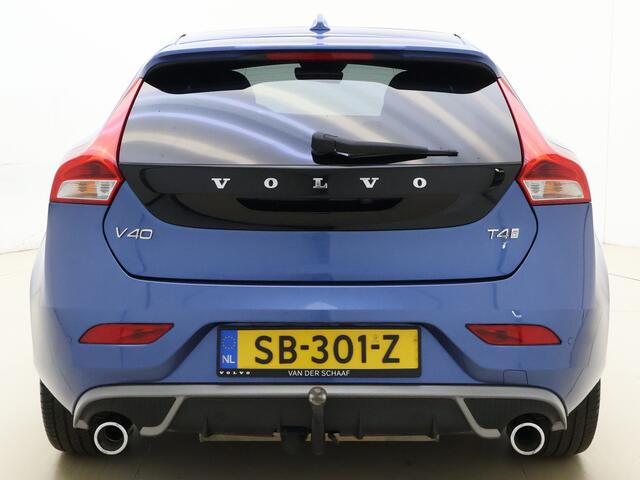 Volvo V40 T4 190pk Automaat Business Sport / Lederen bekleding / Trekhaak / Stoelverwarming / Panorama dak / 17'' Velgen / Navigatie / Bluetooth /