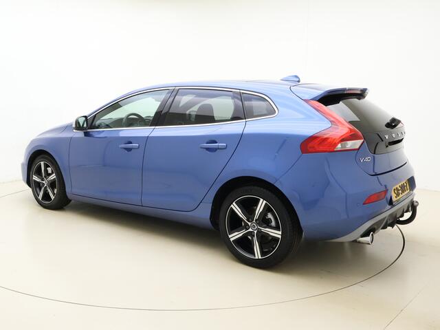 Volvo V40 T4 190pk Automaat Business Sport / Lederen bekleding / Trekhaak / Stoelverwarming / Panorama dak / 17'' Velgen / Navigatie / Bluetooth /