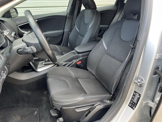 Volvo V40 2.0 T2 Nordic+ / Led verlichting / Lichtmetalen velgen 16" / Stoelverwarming /