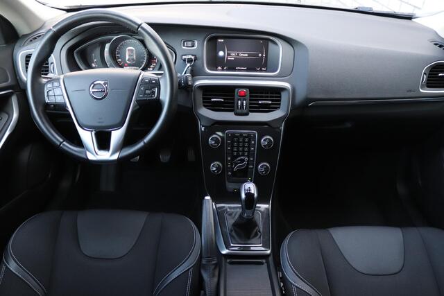 Volvo V40 2.0 T2 Nordic+ | Navigatie | Trekhaak | Stoelverwarming |