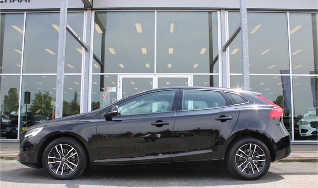 Volvo V40 T2 Automaat Momentum | Verw. Voorstoelen | PDC achter | Climate | Spraakbediening