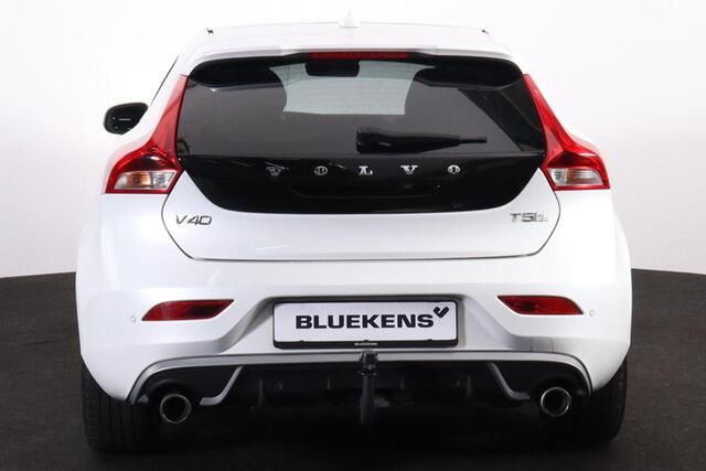 Volvo V40 T5 R-Design - Adaptive Cruise Control - BLIS dodehoekassistentie - Schakelflippers - Panoramadak - Parkeersensoren voor & achter - Parkeercamera achter - Trekhaak - 18' LMV - LED verlichting - Verwarmbare voorstoelen - Geting glas v.a. de B-stijl - City S